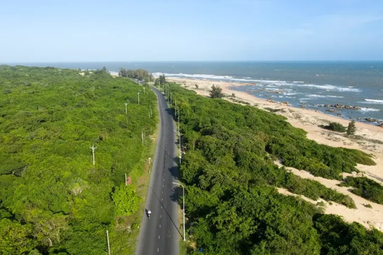 Cung đường ven biển Hồ Tràm Thành Phố Hồ Chí MInh tuyệt đẹp gần Sala Ho Tram Homestay & Villa