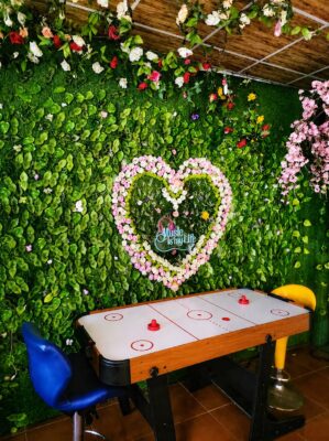 Khu vui chơi trong nhà với bàn game đa năng cho khách lưu trú tại Sala Ho Tram Homestay & Villa, Hồ Tràm, Vũng Tàu, tiện ích giải trí cho mọi lứa tuổi