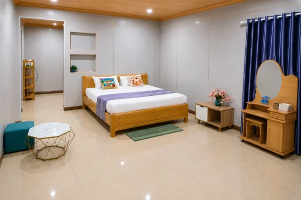 Phòng 1 giường đôi tại Sala Ho Tram Homestay & Villa Hồ Tràm, không gian rộng rãi, sạch sẽ và đầy đủ tiện nghi cho kỳ nghỉ gần biển.